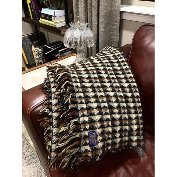 Pendelton Wool throw blanket - Picture 1 of 12